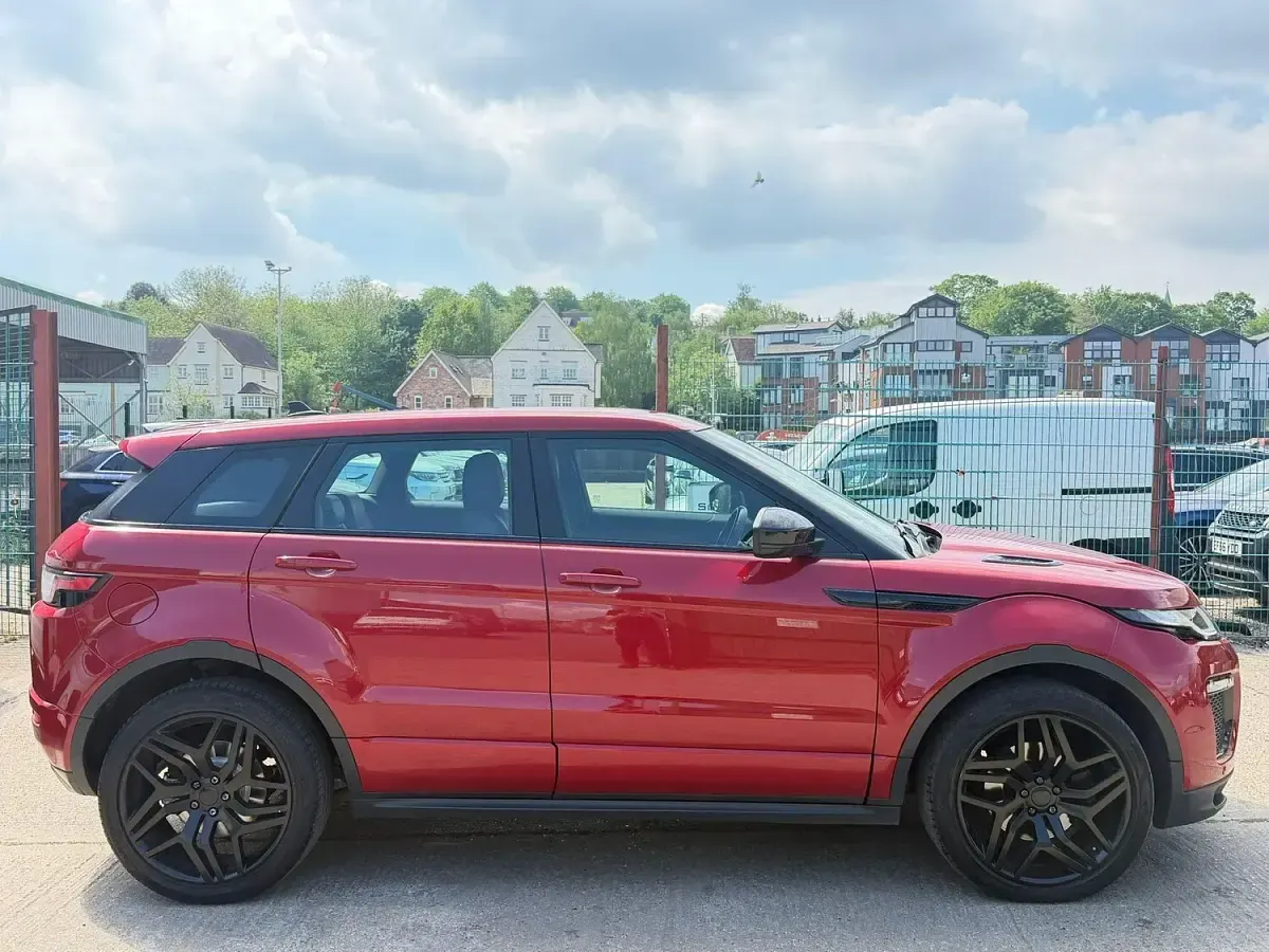 Used Land Rover Range Rover evoque HSE Dynamic 2016 Red Estate
