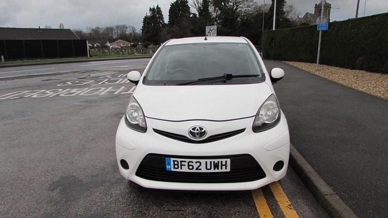 Used Toyota Aygo 2012 White Hatchback