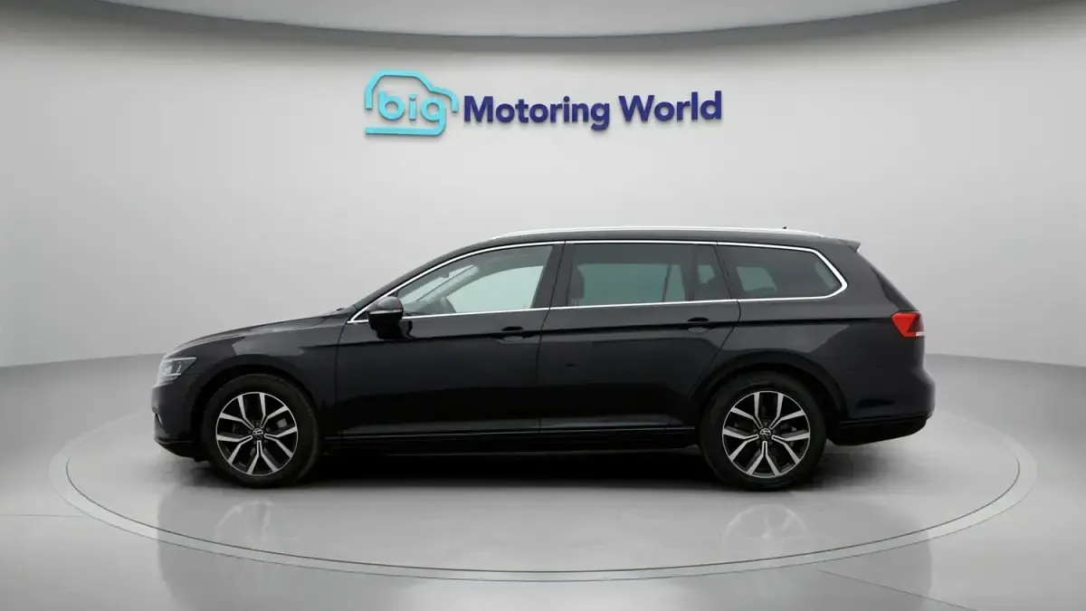 Begagnad VW Passat SEL 2021 Svart Kombi