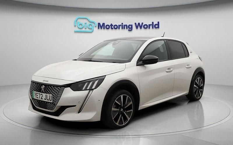 Used Peugeot e-208 Premium 100 kW (136 HP) 2022 White Hatchback