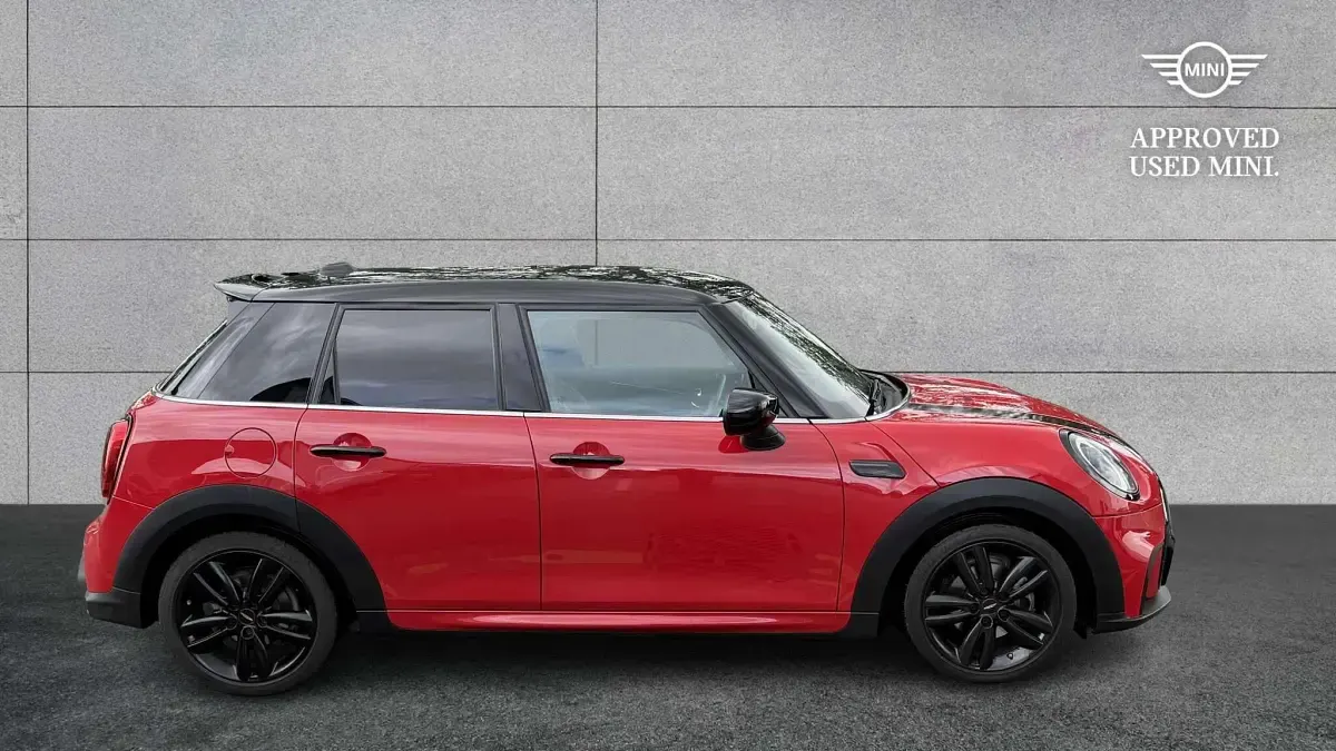 Used Mini Cooper Hatch 134 HP (98 kW) 2022 Red Hatchback