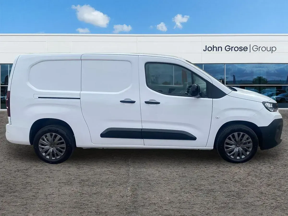 New Citroën Berlingo 100 HP (73 kW) 2026 White MPV