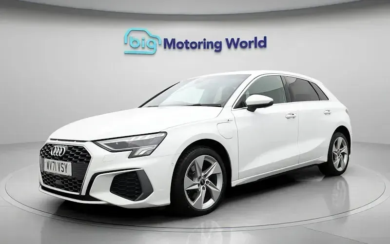 Used Audi A3 Sportback e-tron S-Line 204 HP (150 kW) 2024 Hatchback