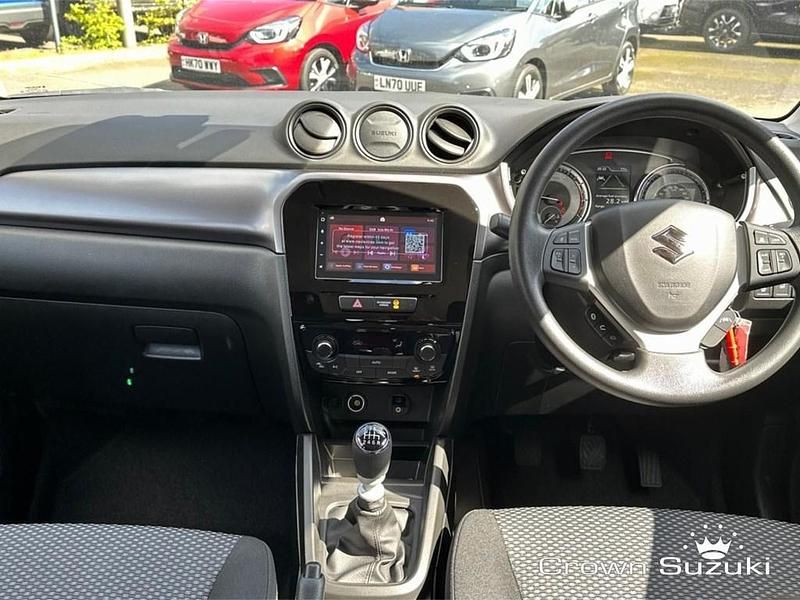 Used Suzuki Vitara 127 HP (93 kW) 2024 White SUV