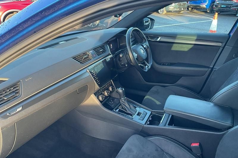 Used Skoda Superb SportlinePlus 187 HP (137 kW) 2024 Blue Hatchback