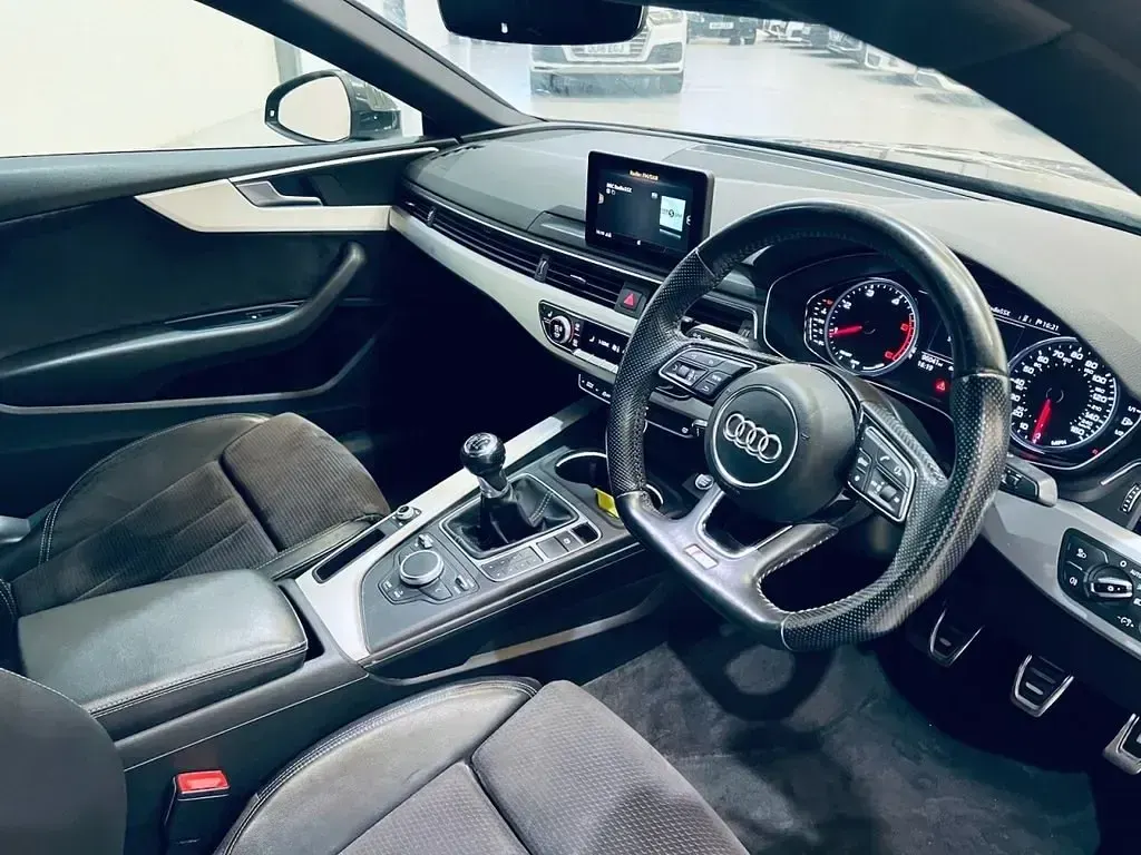 Begagnad Audi A5 S-Line 190 HK (139 kW) 2017 Grå Sportkupé