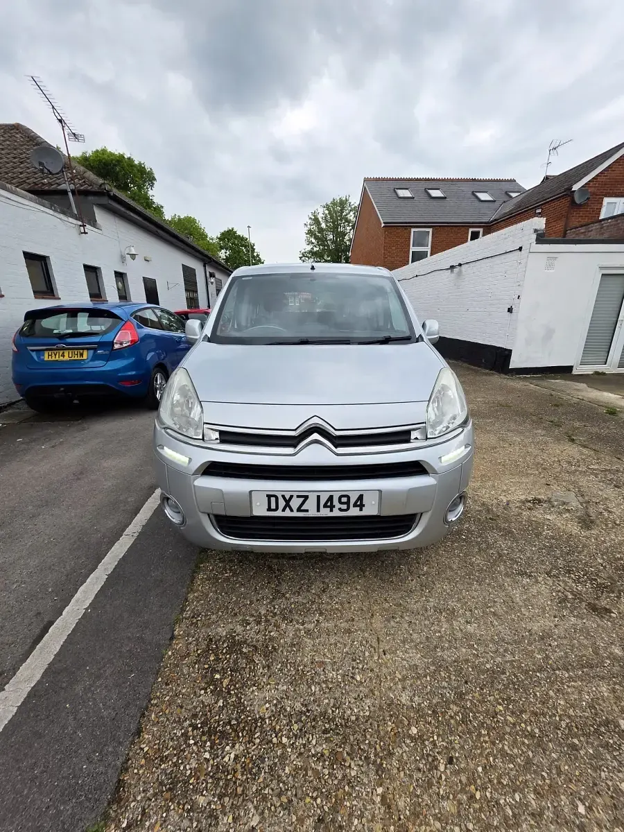 Usado Citroën Berlingo VTR Sport 90 HP (66 kW) 2012 Prateado Monovolume