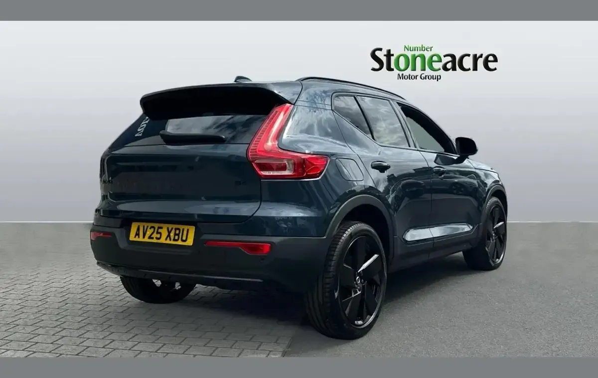 Used Volvo XC40 Plus 194 HP (142 kW) 2025 Blue SUV