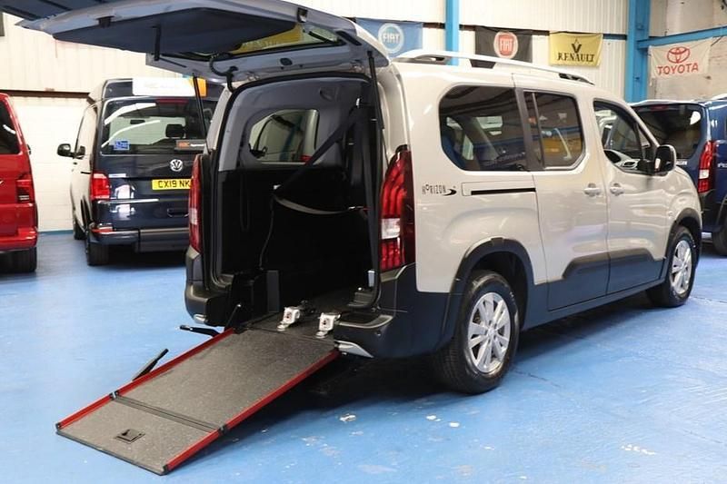 Beige Used 2021 Peugeot Rifter Allure Premium MPV | £22,450 (A bit pricey) - Image 1/1