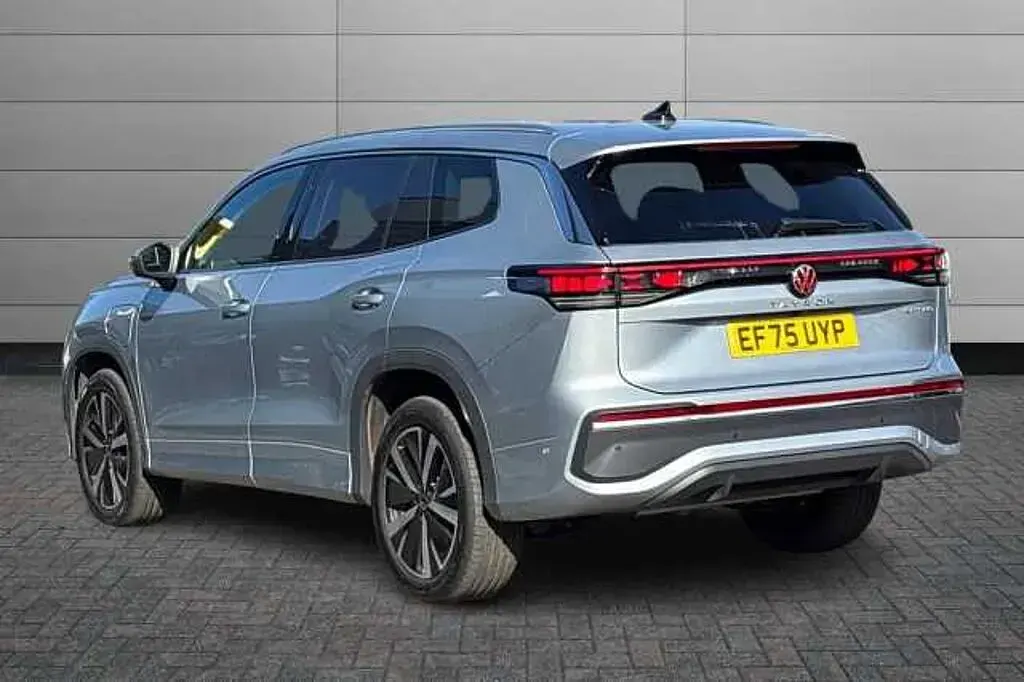 Usado VW Tayron Elegance 204 HP (150 kW) 2026 Prateado SUV