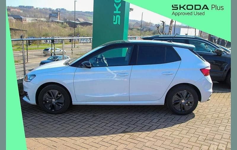 Used Skoda Fabia Colour Edition 148 HP (108 kW) 2024 Moon white metallic black magic pearl effect Hatchback