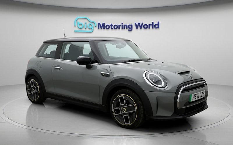 Used Mini Cooper Level 1 135 kW (184 HP) 2023 Hatchback
