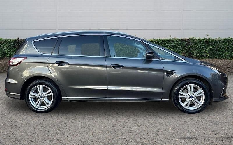 Used Ford S-MAX Titanium 190 HP (139 kW) 2022 Grey MPV
