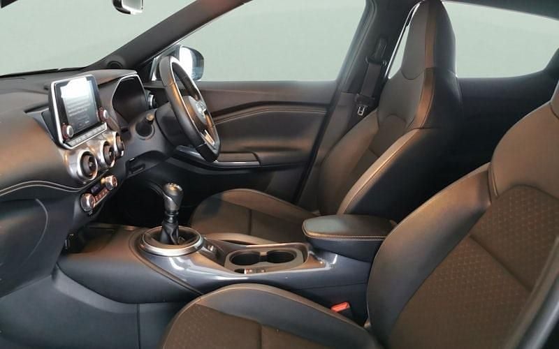 Used Nissan Juke N-Connecta 114 HP (83 kW) 2023 Black SUV