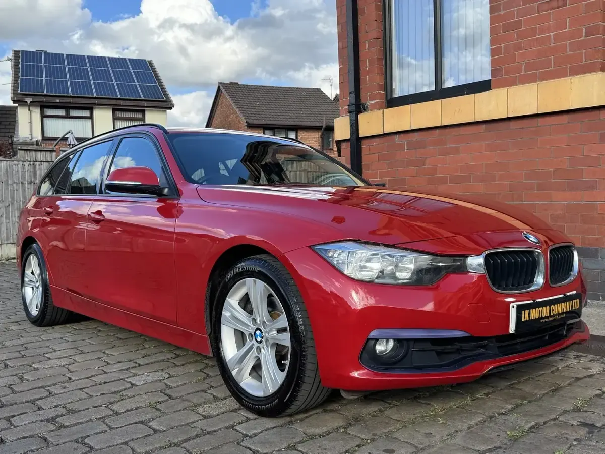 Used BMW 320 Sport Line 181 HP (133 kW) 2016 Red Estate