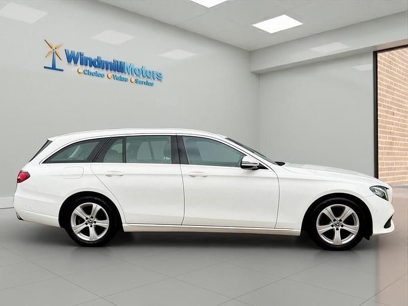 Begagnad Mercedes E220 SE 2018 Vit Kombi