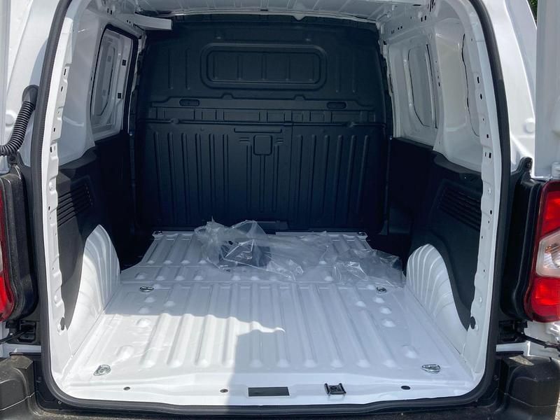 New 2025 Citroën Berlingo MPV | £16,295 (Super price) - Image 1/4