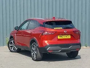 Used Nissan Qashqai N-Connecta 140 HP (102 kW) 2023 Red SUV