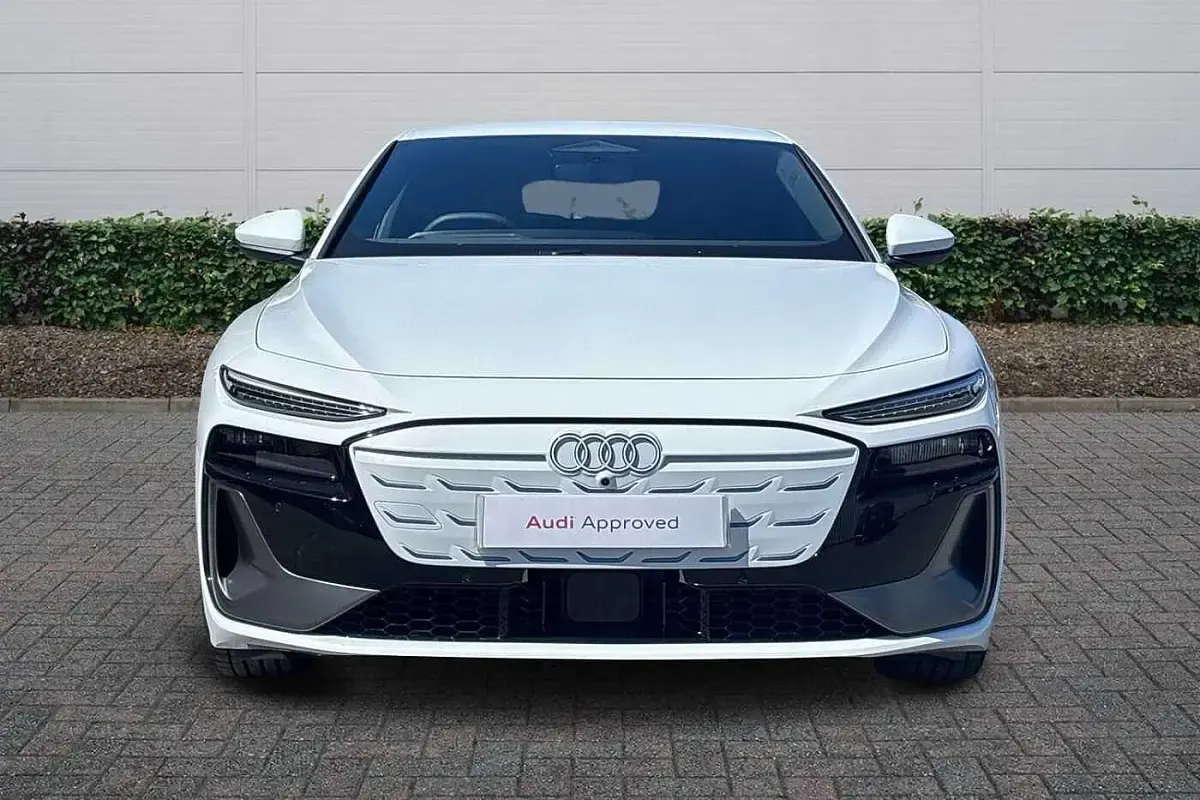 Used Audi A6 e-tron S-Line 210 kW (286 HP) 2026 Glacier white, metallic Estate