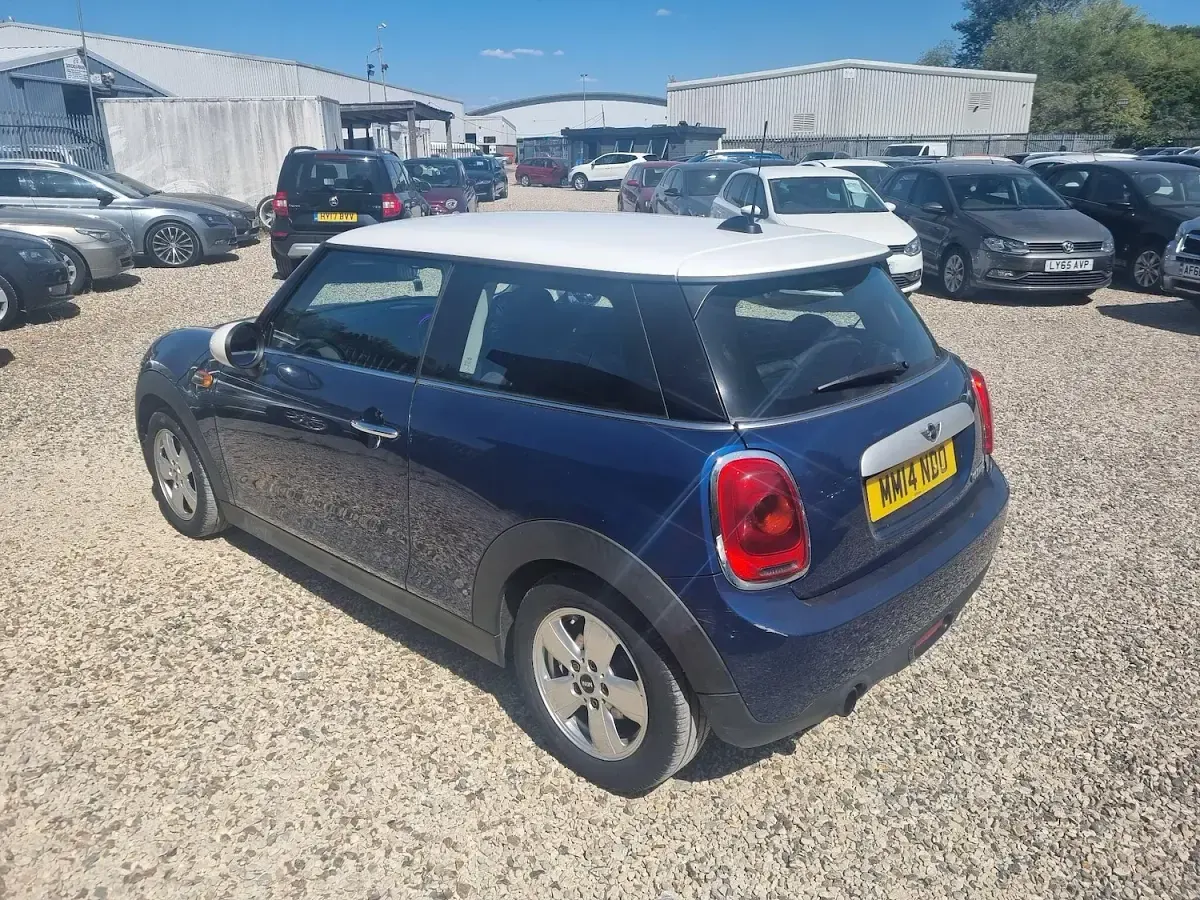 Used Mini Cooper D Hatch 116 HP (85 kW) 2014 Blue Hatchback