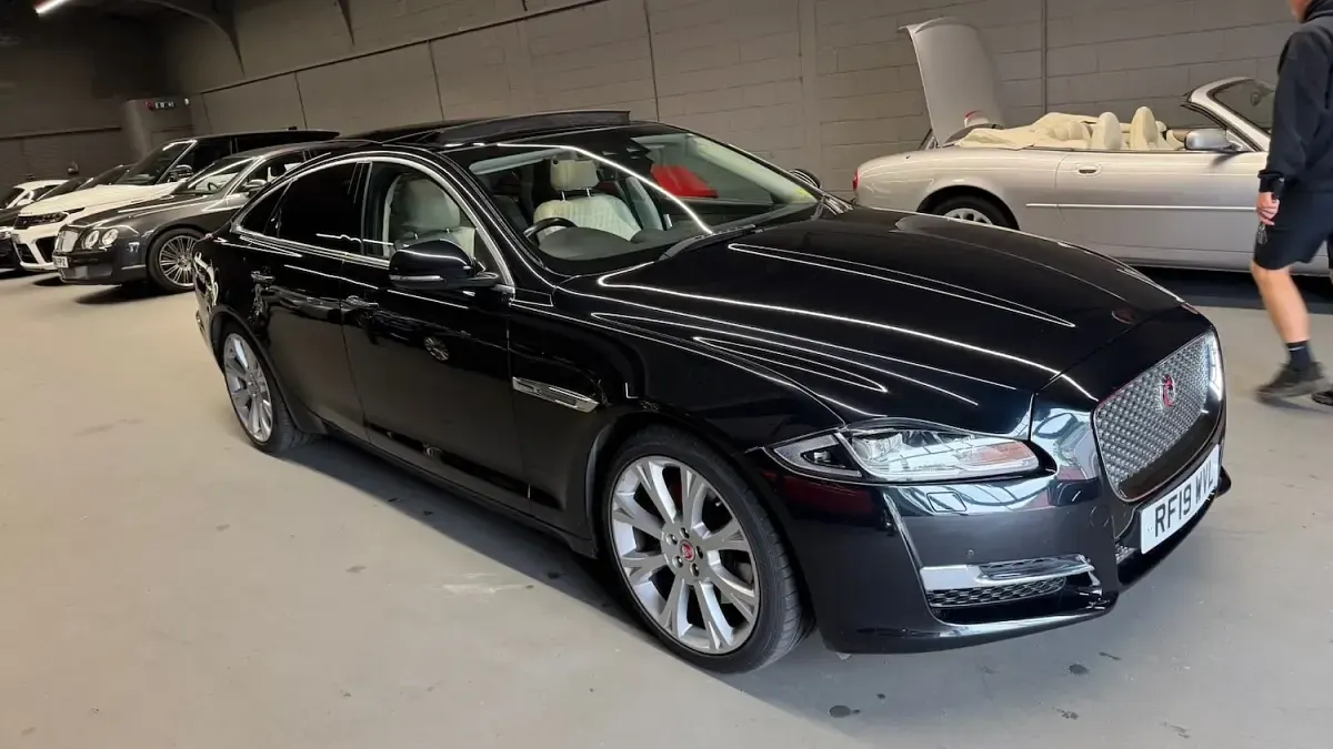 Used Jaguar XJ Portfolio 300 HP (220 kW) 2019 Black Sedan
