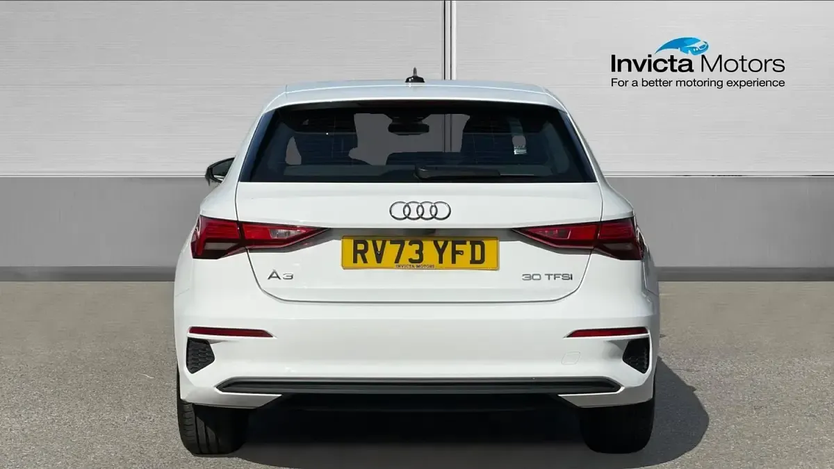 Used Audi A3 Comfort 110 HP (80 kW) 2023 White Sedan