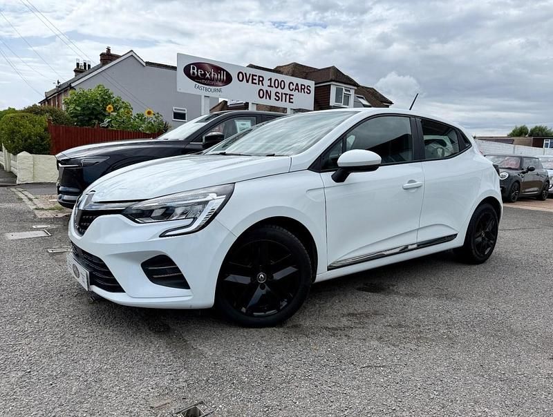White Used 2020 Renault Clio V Play Hatchback | £8,995 (Fair price) - Image 1/4
