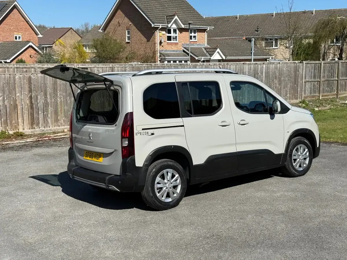Used Peugeot Rifter Allure 2020 Beige MPV