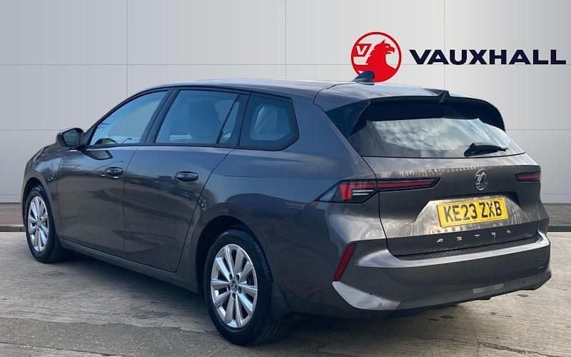 Used Vauxhall Astra Design Edition 131 HP (96 kW) 2025 Estate