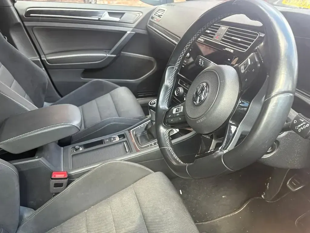 Used VW Golf VII R 310 HP (228 kW) 2018 Black Hatchback