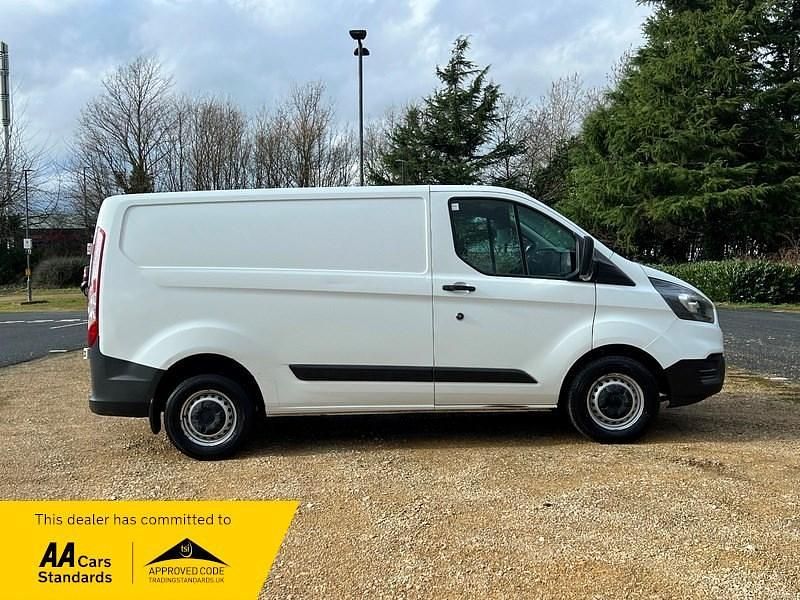 Used Ford Transit Custom 105 HP (77 kW) 2020 White Van
