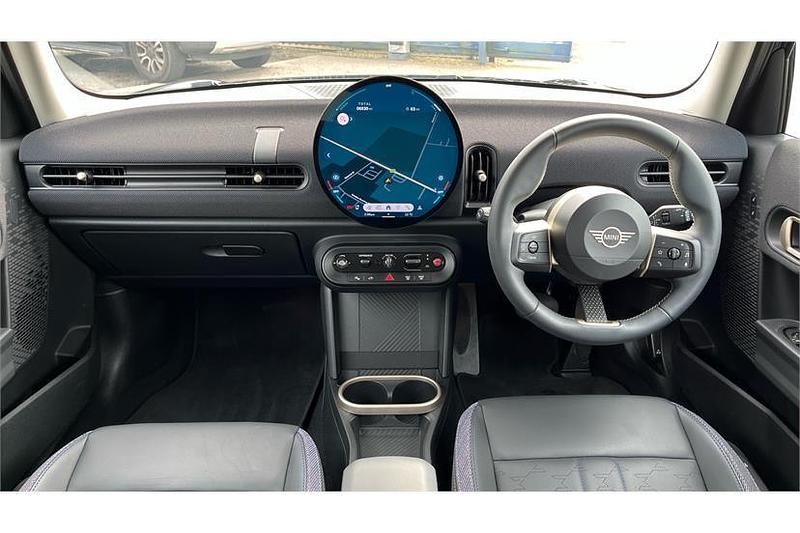 Używany Mini Cooper Classic 156 KM (114 kW) 2024 Czarny Hatchback