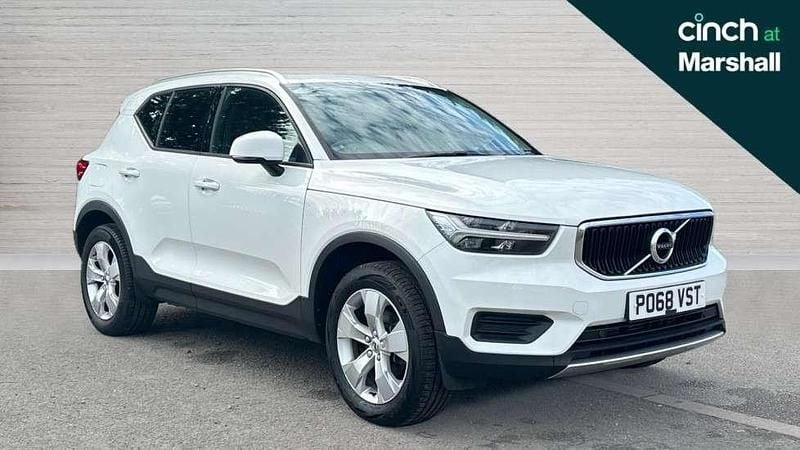 White Used 2018 Volvo XC40 Momentum SUV | £18,936 (Fair price) - Image 1/4