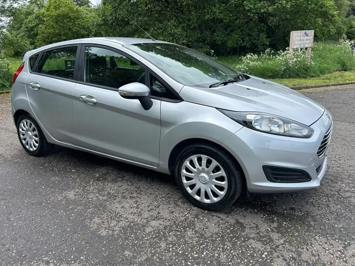 Used Ford Fiesta Style 82 HP (60 kW) 2015 Silver Hatchback