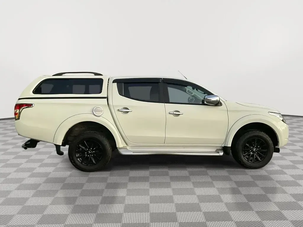 Used Mitsubishi L200 2018 White Pickup