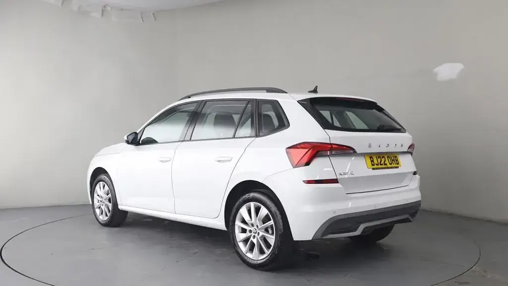 Used Skoda Kamiq SE 110 HP (80 kW) 2022 White SUV