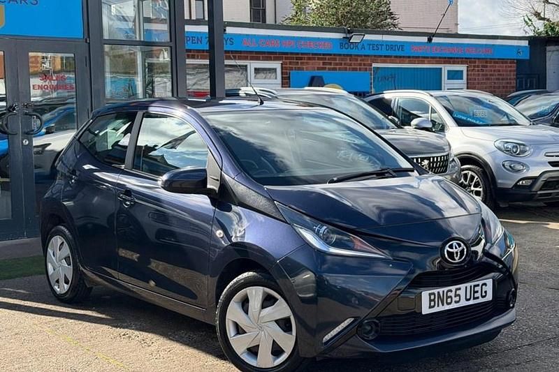 Used Toyota Aygo X-play 68 HP (50 kW) 2015 Blue Hatchback