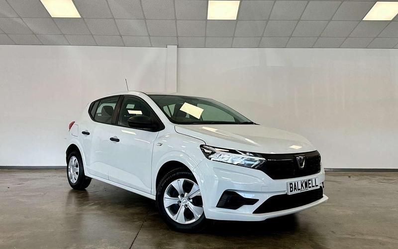 Used Dacia Sandero Essentiel 100 HP (73 kW) 2022 White Hatchback