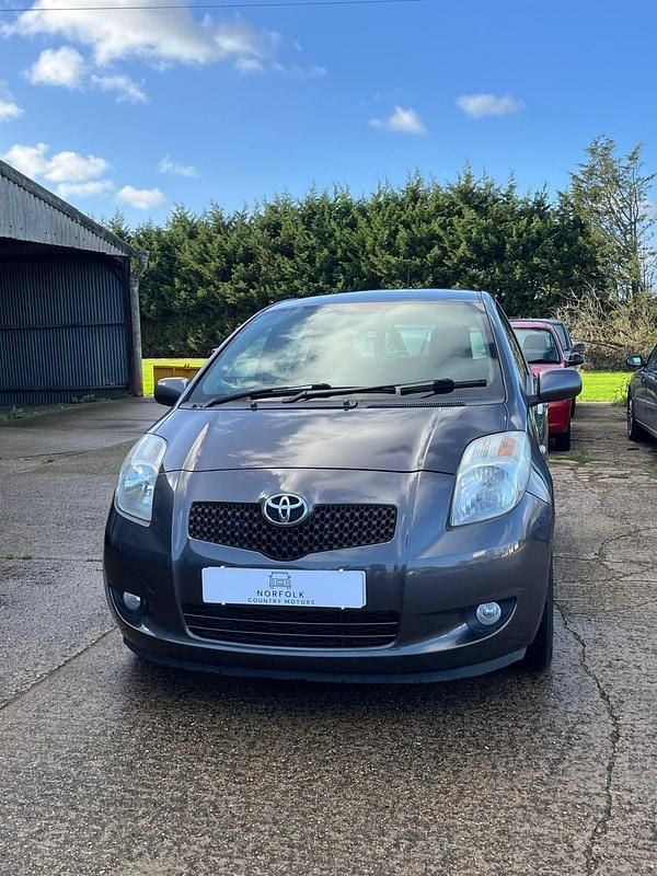 Used Toyota Yaris 2007 Grey Hatchback