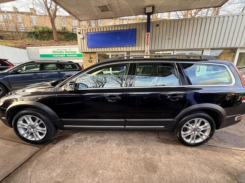 Used Volvo XC70 SE Lux 215 HP (158 kW) 2014 Black Estate