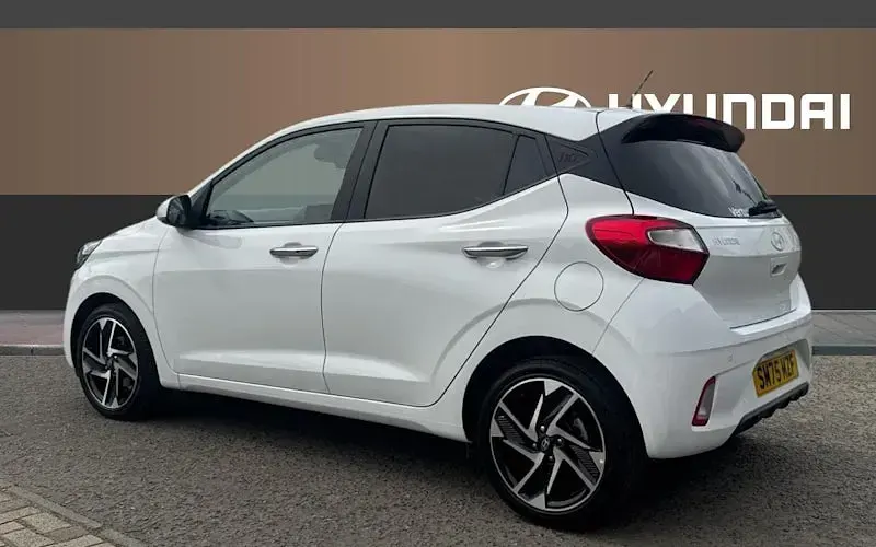 Used Hyundai i10 Premium 79 HP (58 kW) 2025 White Hatchback