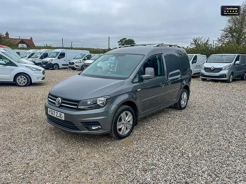 Usado VW Caddy Highline 150 HP (110 kW) 2017 Cinzento Monovolume