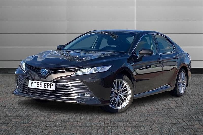 Used Toyota Camry 218 HP (160 kW) 2019 Graphite Sedan