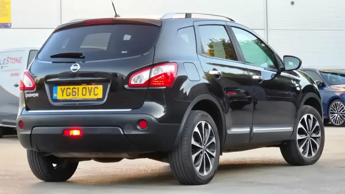 Used Nissan Qashqai N-TEC 141 HP (103 kW) 2011 Black SUV