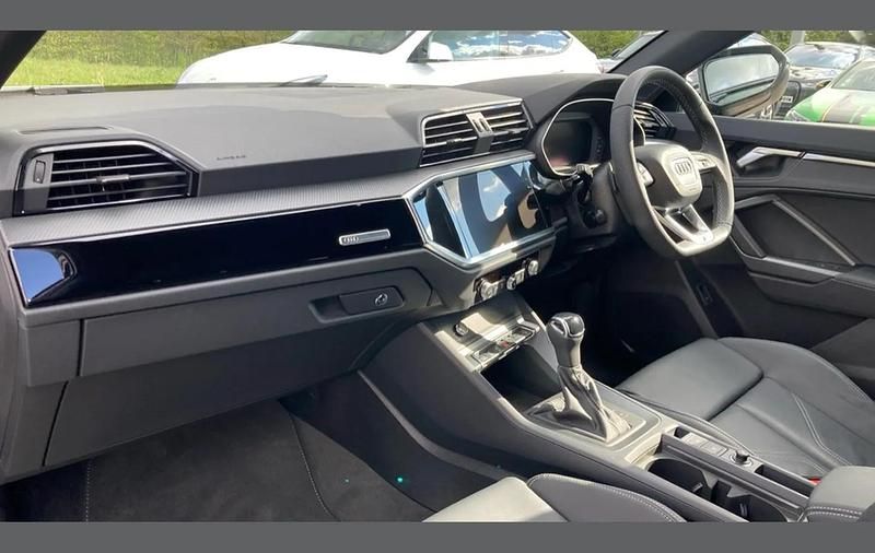 Begagnad Audi Q3 Black Edition 150 HK (110 kW) 2025 Blå SUV