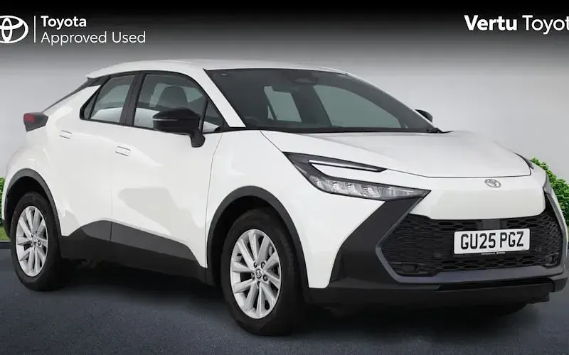 Used Toyota C-HR 140 HP (102 kW) 2025 SUV
