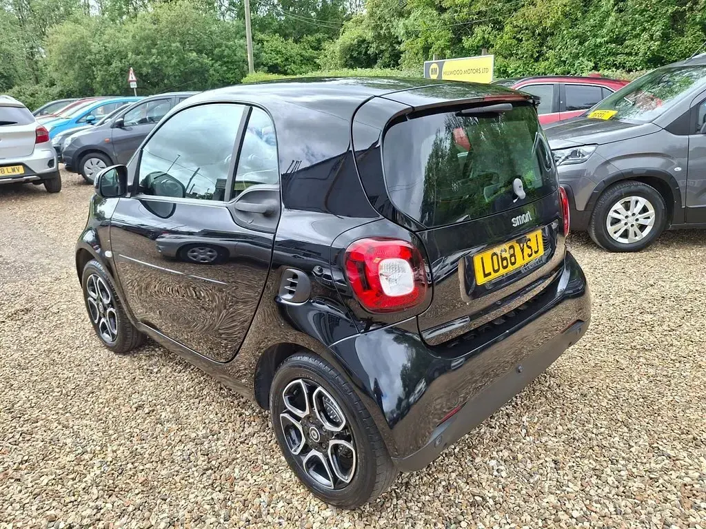 Used Smart ForTwo Coupé Premium 90 HP (66 kW) 2018 Black Coupe