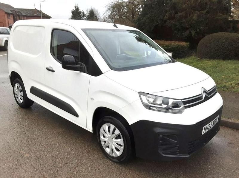 Used Citroën Berlingo 100 HP (73 kW) 2022 White MPV