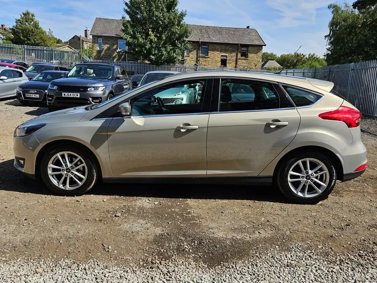 Used Ford Focus Zetec 2015 Silver Hatchback