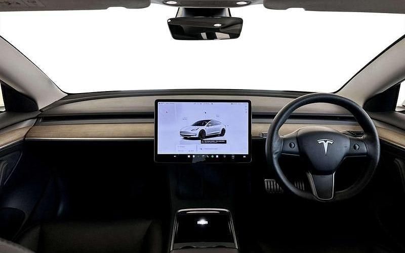 Used Tesla Model 3 Performance 334 kW (455 HP) 2022 White Sedan